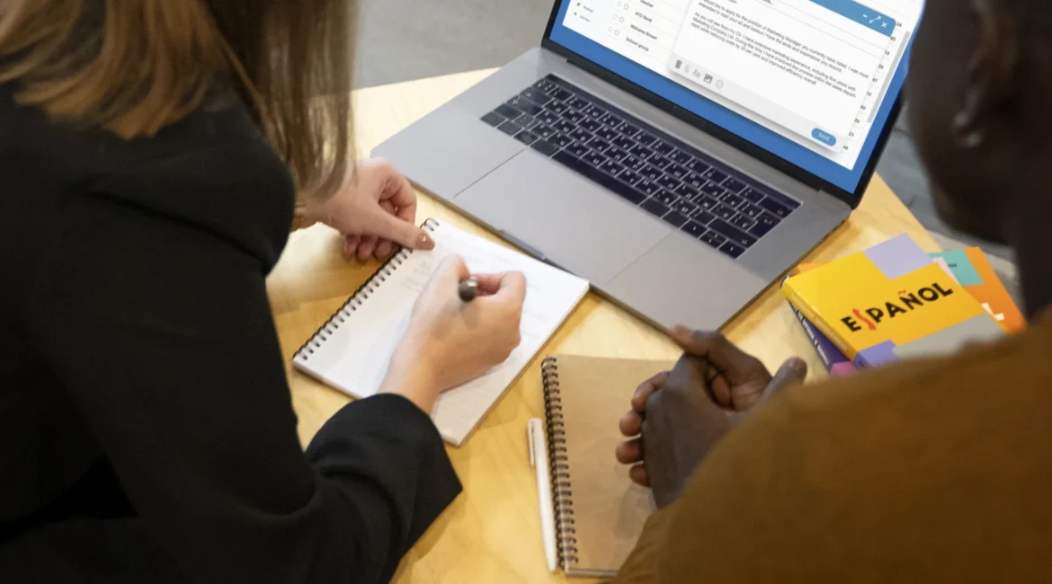 Aqui está a etapa final do artigo sobre **Programmes de stages et de formation avec candidatures ouvertes**, concluindo as 1200 palavras solicitadas: --- # Programmes de stages et de formation avec candidatures ouvertes (Conclusion) ## Où trouver les meilleures opportunités de stages et formations ouvertes ? Pour maximiser vos chances, concentrez-vous sur les plateformes et structures les plus reconnues et actualisées. ### Sites incontournables pour postuler * **[Pôle Emploi](https://www.pole-emploi.fr/)** : base de données complète avec offres de stages et formations, * **[Apec](https://www.apec.fr/)** : particulièrement pour les jeunes diplômés et cadres, * **[Indeed France](https://www.indeed.fr/)** : moteur de recherche regroupant de nombreuses offres, * **[LinkedIn](https://www.linkedin.com/jobs/)** : pour un accès direct aux offres et contact avec les recruteurs. ### Programmes spécifiques à certaines régions ou secteurs * Le **Programme Région Jeunes** offre des stages et formations adaptées aux besoins locaux, * Les grandes entreprises comme **L’Oréal** ou **BNP Paribas** proposent régulièrement des stages ouverts à la candidature directe via leur site. --- ## Comment se démarquer face à la forte concurrence ? Avec beaucoup de candidats, il faut adopter des stratégies précises pour sortir du lot. ### Valoriser ses expériences même non professionnelles * Le bénévolat, projets personnels ou formations en ligne peuvent faire la différence, * Mettre en avant la motivation et la capacité d’adaptation. ### Utiliser le réseau * Demander des recommandations à des anciens employeurs ou professeurs, * Participer à des meetups et webinaires liés au domaine ciblé. --- ## Quels sont les avantages financiers et professionnels de ces programmes ? Participer à un stage ou une formation ouvre des opportunités concrètes, au-delà de l’apprentissage. ### Rémunération et aides * En France, les stages de plus de 2 mois doivent être rémunérés (minimum légal 600€/mois environ), * Certaines formations ouvrent droit à des aides financières, comme l’Aide Individuelle à la Formation (AIF), * Possibilité d’obtenir des certifications reconnues qui facilitent l’accès à l’emploi. ### Perspectives d’emploi * Plus de 60 % des stagiaires trouvent un emploi dans les 6 mois après leur stage, * Les formations certifiantes augmentent la valeur du CV, * L’expérience acquise est un atout majeur dans un marché compétitif. --- ## Quels conseils pour optimiser votre parcours de formation et stage ? ### Anticiper et planifier * Ne pas attendre la dernière minute pour postuler, * Se fixer des objectifs clairs pour chaque candidature. ### Rester curieux et proactif * Se tenir informé des nouveautés dans son secteur, * Suivre régulièrement les actualités des plateformes d’offres. ### Préparer l’entretien * Simuler des entretiens avec des amis ou coachs, * Préparer des réponses aux questions classiques et spécifiques. --- Cet accompagnement structuré vous mettra sur la bonne voie pour trouver rapidement un stage ou une formation qui boostera votre carrière. --- ### Tags finais: stages ouverts France, formation professionnelle, candidatures stage, plateformes emploi France, formation certifiante, aides formation, conseils candidature, recherche stage, marché du travail France, insertion professionnelle --- Se quiser, posso ajudar agora com mais algum conteúdo ou revisão!