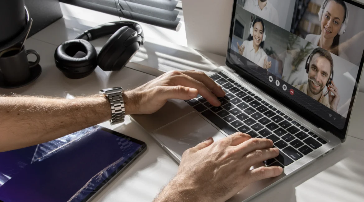 Équipements et applications essentiels pour le télétravail