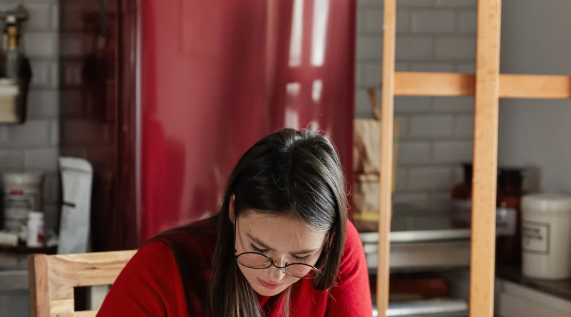 Comment gagner de l'argent sans sortir de chez soi : 7 métiers simples et réels