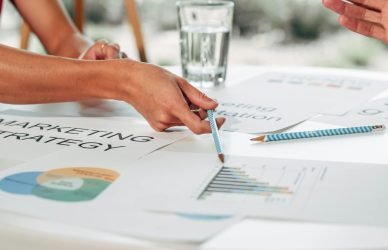 Assistant Marketing H/F : Missions, Salaire et Recrutement 2026